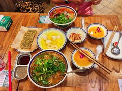 -云阿蛮云南生烫牛肉米线(奉贤路店)