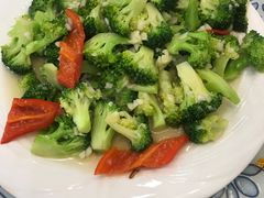 蒜炒西兰花-回香楼大连新派清真菜