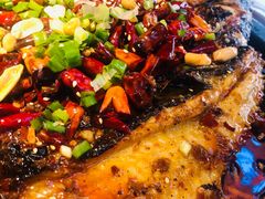 -鸣记脆皮烤鱼·海鲜烤鱼(三八广场店)