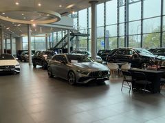 -成都中升之星奔驰4S店