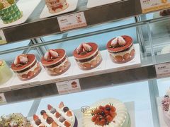 -罗森尼娜(德思勤店)