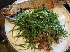 葱烤鲫鱼酥-新南华大酒店(长寿店)