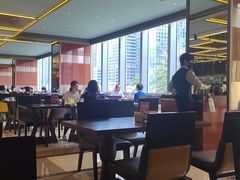 -大中华希尔顿酒店-念自助餐·嗨啤·小龙虾