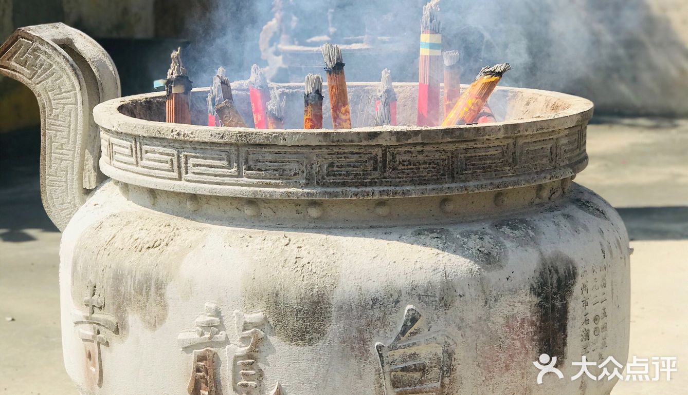 据说很“灵”的小镇古寺