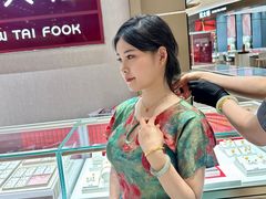-王府井百货熙地港店