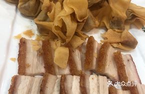 Braised Pork with Fried Wonton