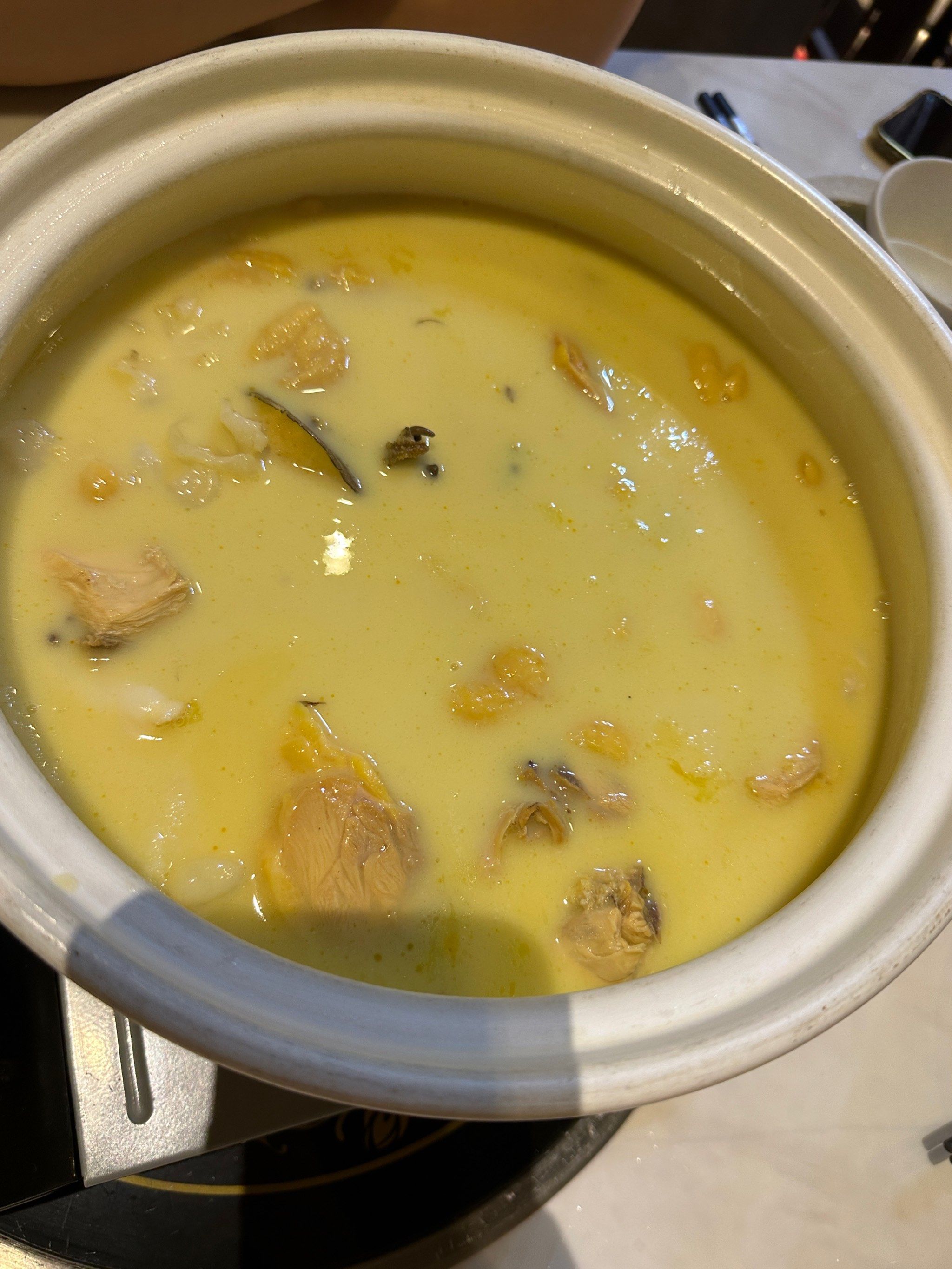 第一次尝试花胶鸡打边炉,选择离家近的口碑店铺