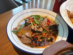 -有红鸡毛店·川菜(建设路店)