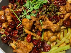 炭烤干锅牛蛙-鲁小三·大骨自助(金山总店)