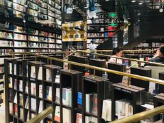 -钟书阁(群光广场店)