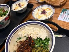 -云阿蛮云南生烫牛肉米线(奉贤路店)