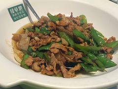 -绿草地·湘菜(酃湖师院店)