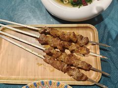 烤牛羊肉串-乡村馕坑肉·烧烤·新疆菜·本地人更爱吃(阿勒泰首店)