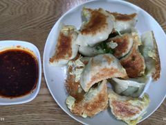 -三好食堂(煎饺·馄饨·肉饼米线·盛世广场店)