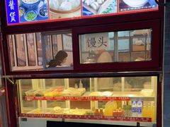 面包甜点陈列柜-姚记炒肝店(鼓楼店)