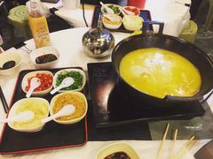 -鲜入围煮花胶鸡海鲜火锅