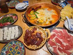 -洱火云南酸菜牛肉火锅(石景山当代商城店)