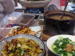 -霄汉牛三鲜湖北砂锅菜(万松园2店)