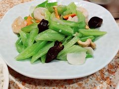 西芹百合炒腰果-红樱桃·欢乐餐厅(太原里店)