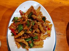 -老滇山寨•云南特色菜•地方菜•民族风情歌舞表演(金碧店)