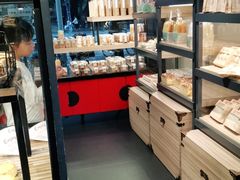 面包甜点陈列柜-华丰贺氏(福新西路店)