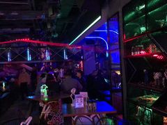 -UP嘻哈酒吧(粉巢店)