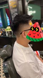 -海文先生国潮烫染男士理发馆
