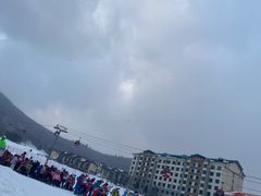 -亚布力新体委滑雪场