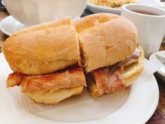 猪扒包-黄枝记(议事亭前地店)