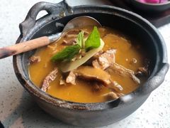 酸木瓜炖牛腩-半山腰·云南菜(侨福芳草地店)