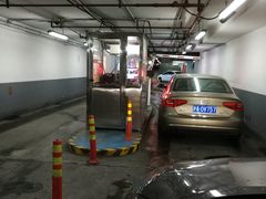 -中山公园-龙之梦停车场