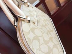 -COACH蔻驰(百联奥特莱斯广场店)