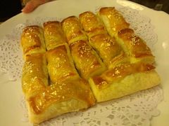 蜜汁叉烧酥-唐宫海鲜舫