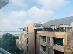 -皇马海口湾海景酒店(万绿园秀英港店)
