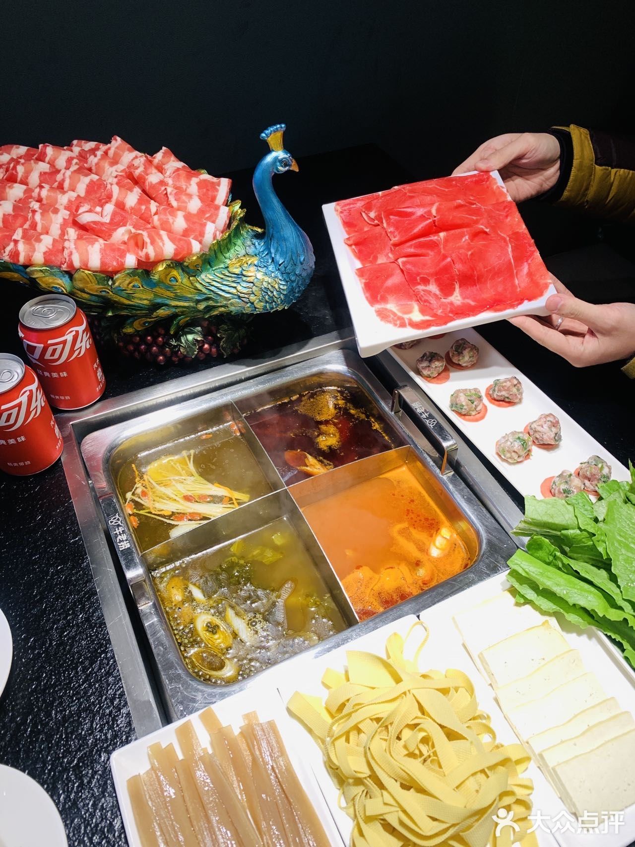 牛老捞火锅｜四宫格锅底，满足多口味的你💋