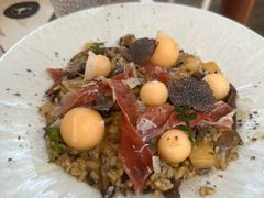 -Mark&Mars Restaurant