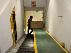 -美立方自助仓(新华医院店)