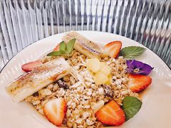 香蕉谷物鲜花酸奶-MIKAKU(万达广场上海宝山店)