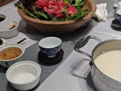 -红鼎豆捞·非遗鲍皇汤火锅(宝丰路店)