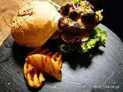 -HIGH FIVE哈福手工汉堡(桂林路店)