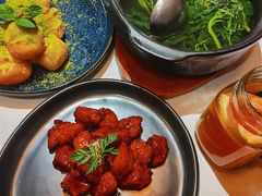 红酒泡沫牛仔粒-荟廷·晶萃(陆家嘴尚悦湾店)