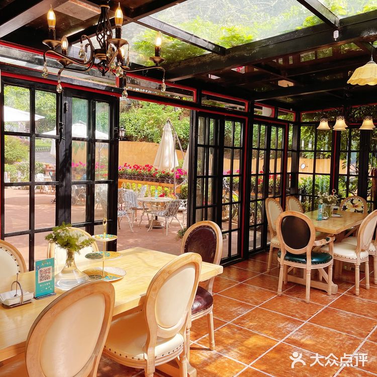 苍山边上这个庄园，有花，有下午茶 