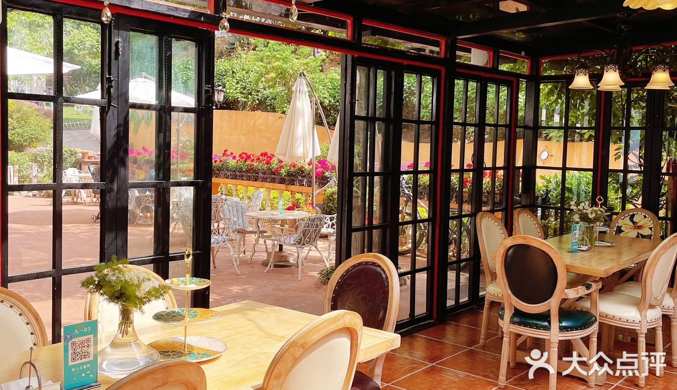 苍山边上这个庄园，有花，有下午茶 