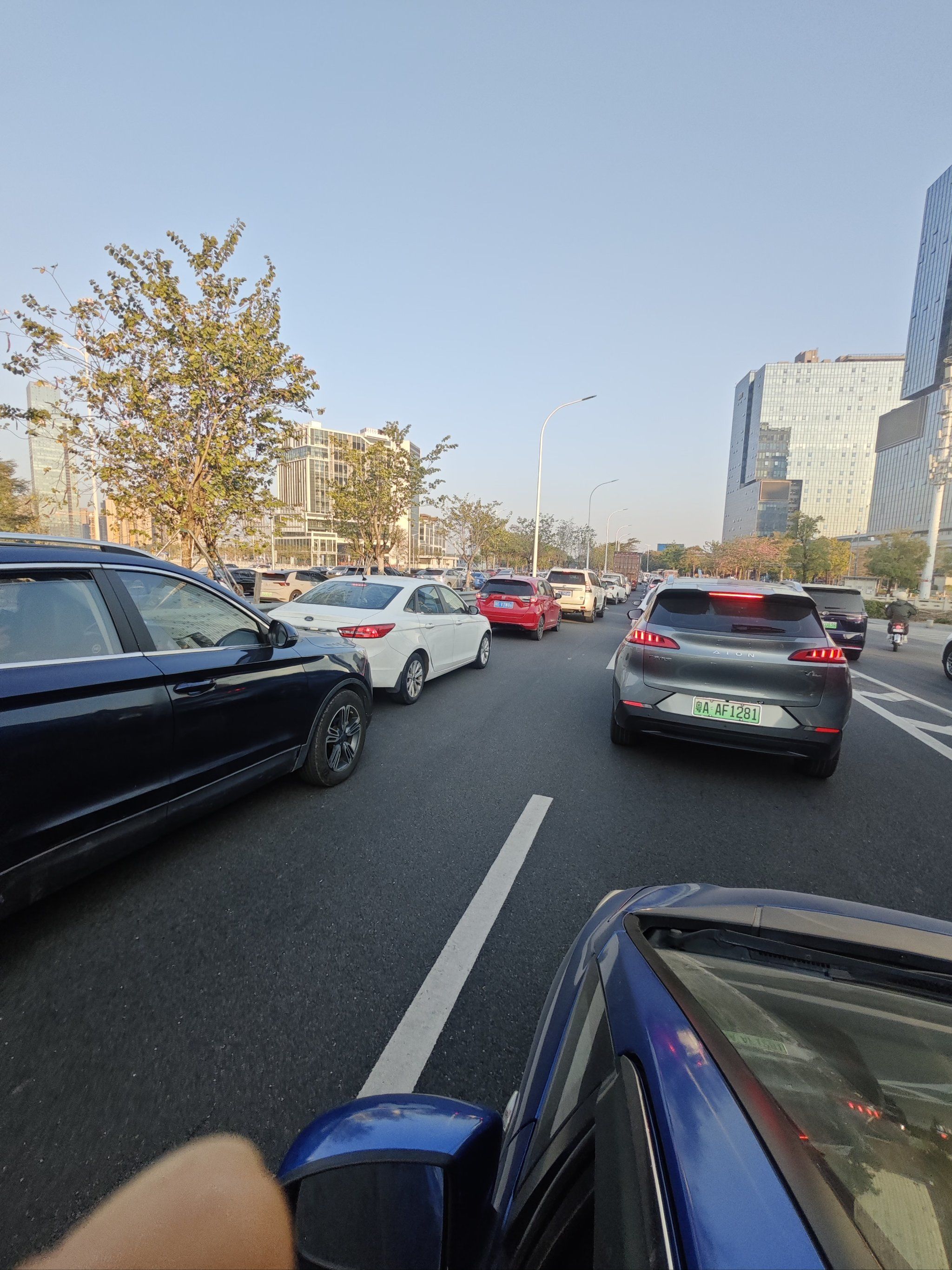 十字路口撞车堵