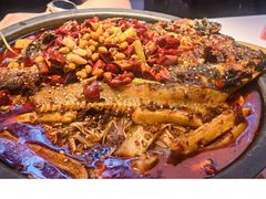-鸣记脆皮烤鱼·海鲜烤鱼(三八广场店)