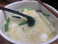 过桥米线-茶花妹子云南餐厅(传媒大学店)