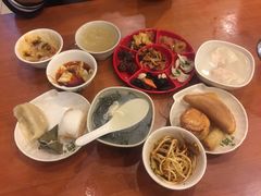 小吃十二件-龙抄手(春熙路总店)