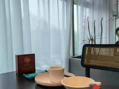靠窗位-鸽子侯·家宴·平价海鲜(市图书馆店)
