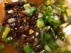 -野山舂·贵州现舂酸汤火锅(鸿通城店)