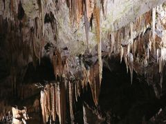 -波斯托伊纳溶洞